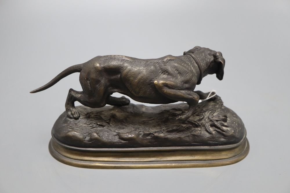 After Mene. A bronze of a pointer, height 10cm